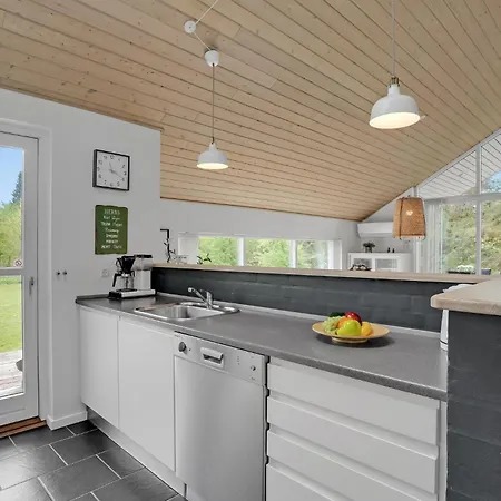 Huis Aan Het Strand In Løgstør Met Sauna *