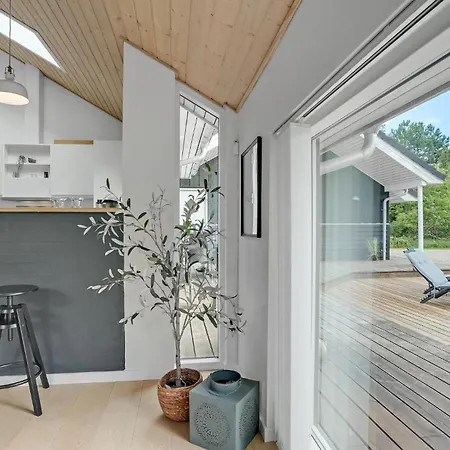 Huis Aan Het Strand In Løgstør Met Sauna Vakantiehuis