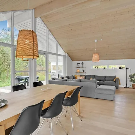 Huis Aan Het Strand In Løgstør Met Sauna