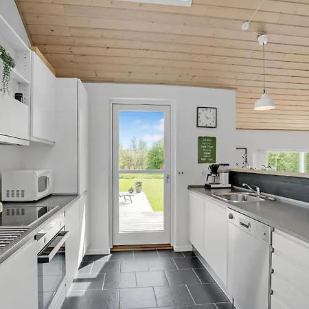 Huis Aan Het Strand In Løgstør Met Sauna Vakantiehuis