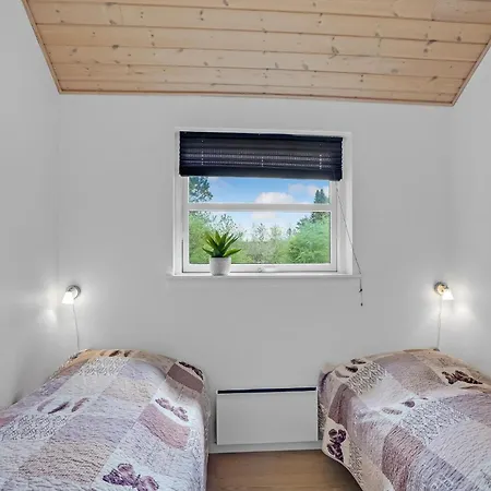 Huis Aan Het Strand In Løgstør Met Sauna