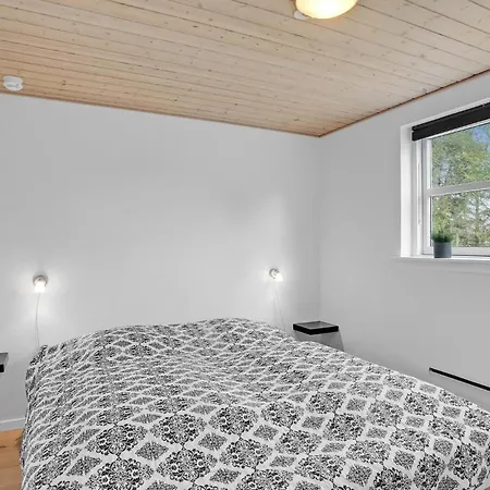 Huis Aan Het Strand In Løgstør Met Sauna