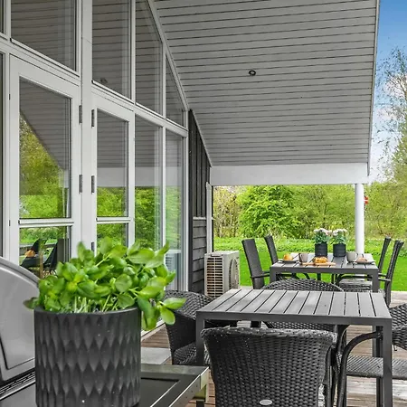 Huis Aan Het Strand In Løgstør Met Sauna Vakantiehuis *