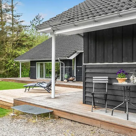 Vakantiehuis Huis Aan Het Strand In Løgstør Met Sauna Logstor