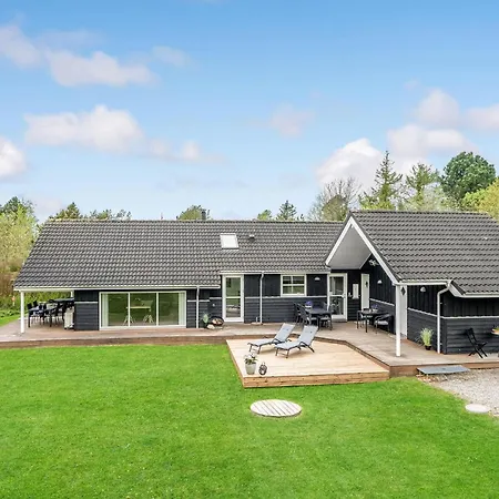 Huis Aan Het Strand In Løgstør Met Sauna Vakantiehuis Logstor